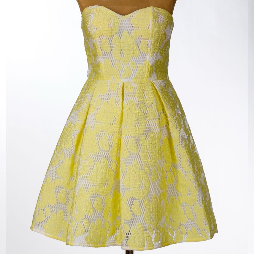 Vintage lace  Strapless Dress size 0